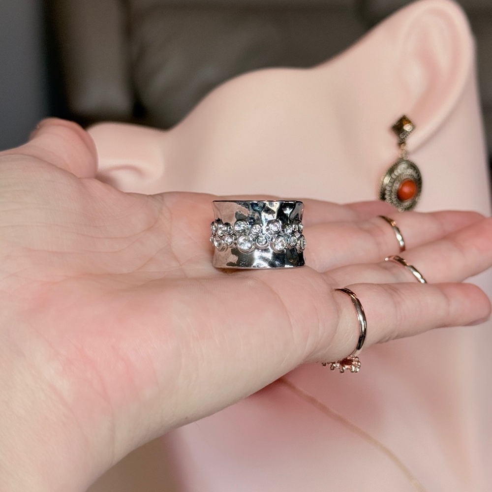 ⚜️ Elegant Silver Floral Ring - Picture 10 of 11